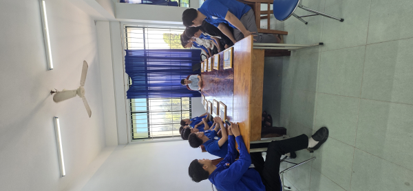 KHOA ĐIỆN VÀ ĐIỆN TỬ VINH DANH 10 SINH VIÊN ĐẠT LOẠI GIỎI CẢ NĂM HỌC 2024-2025