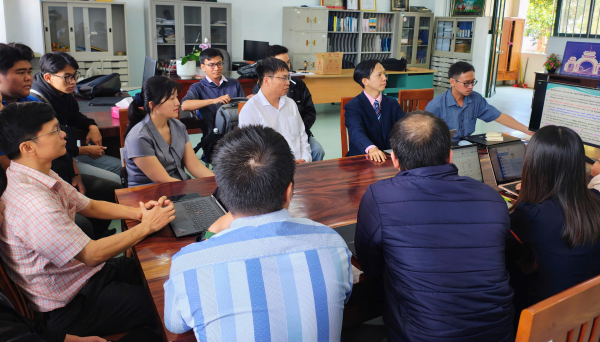 PGS. TS. Nguyễn Gia Minh Thảo trao đổi hợp tác nghiên cứu với Khoa Điện Và Điện tử, Trường Kỹ thuật và Công nghệ, Trường Đại học Nha Trang
