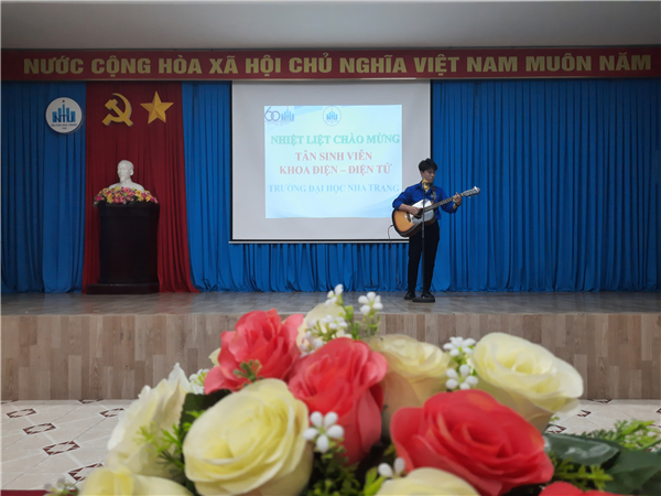 Lễ gặp mặt tân sinh viên Ngành Kỹ thuật điện K64