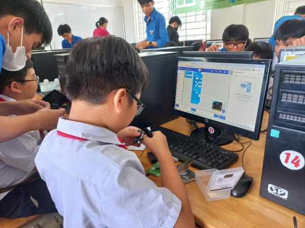 Khoa Điện - Điện Tử, trường Đại học Nha Trang và Hành Trình Truyền Cảm Hứng Công Nghệ Cho Cộng Đồng