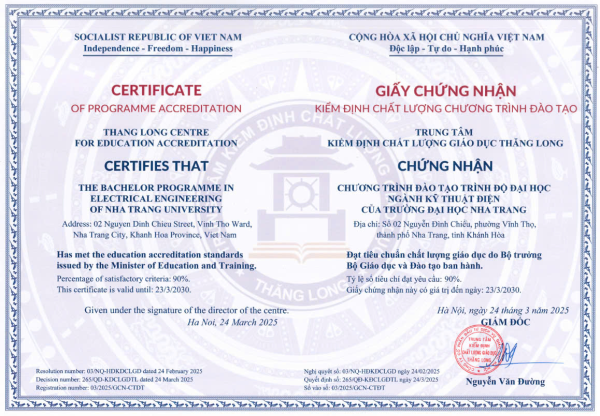 Khoa Điện - Điện tử vinh dự được vinh danh tại buổi chào cờ quý II/2025