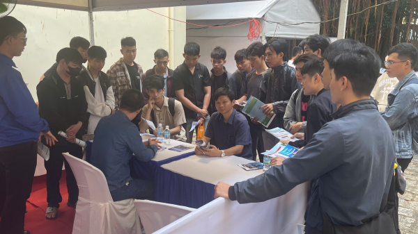 Sôi động Ngày hội Tuyển dụng Việc làm 26/4/2025 – Cầu nối vững chắc giữa Nhà trường, Doanh nghiệp và Sinh viên!